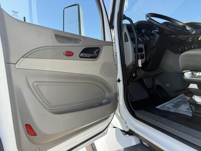 2021 Peterbilt 579-15