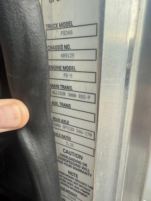 2018 Peterbilt 348-5