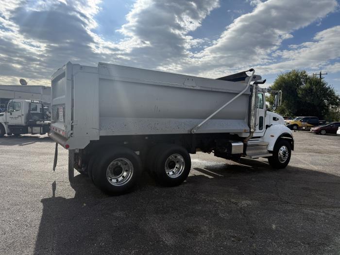 2018 Peterbilt 348-27