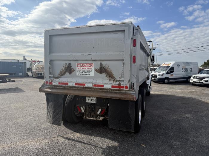 2018 Peterbilt 348-29