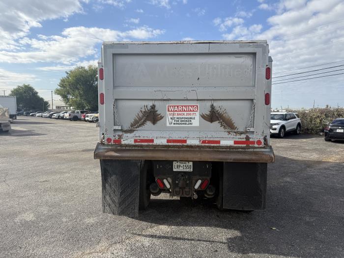2018 Peterbilt 348-30