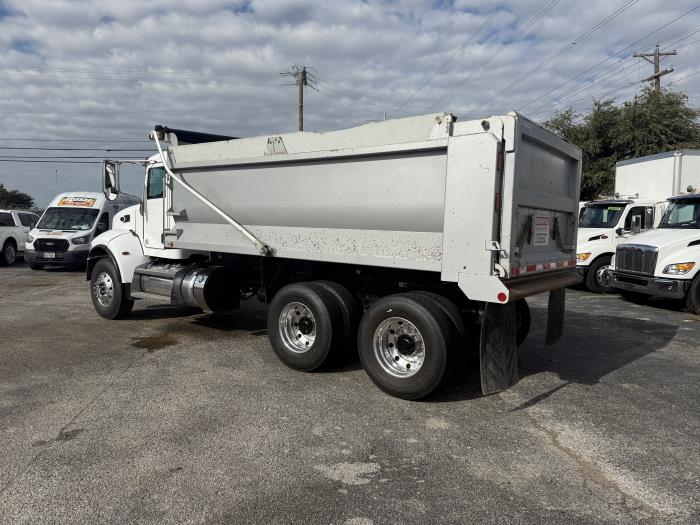2018 Peterbilt 348-34