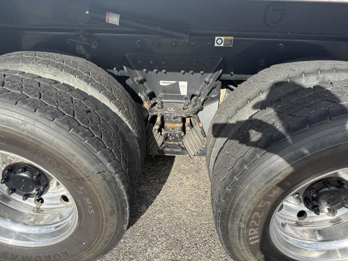 2018 Peterbilt 348-38