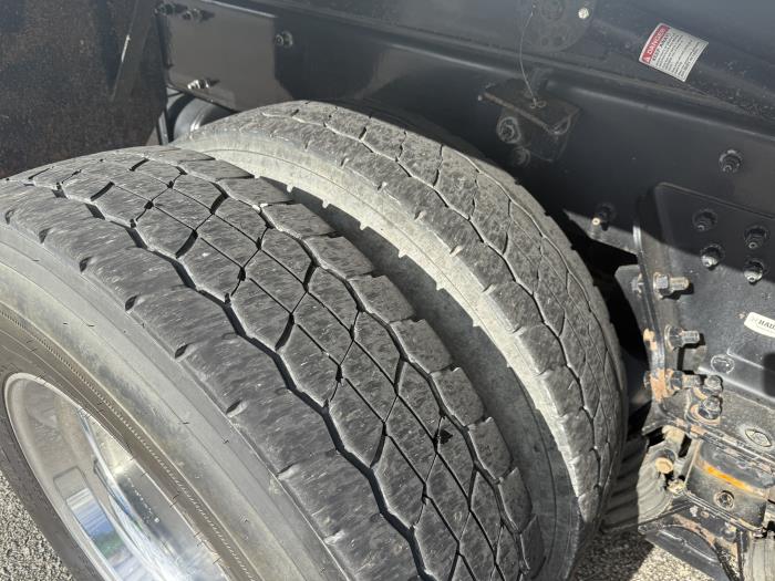 2018 Peterbilt 348-39