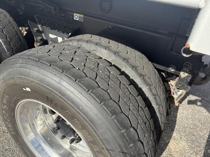 2018 Peterbilt 348-40