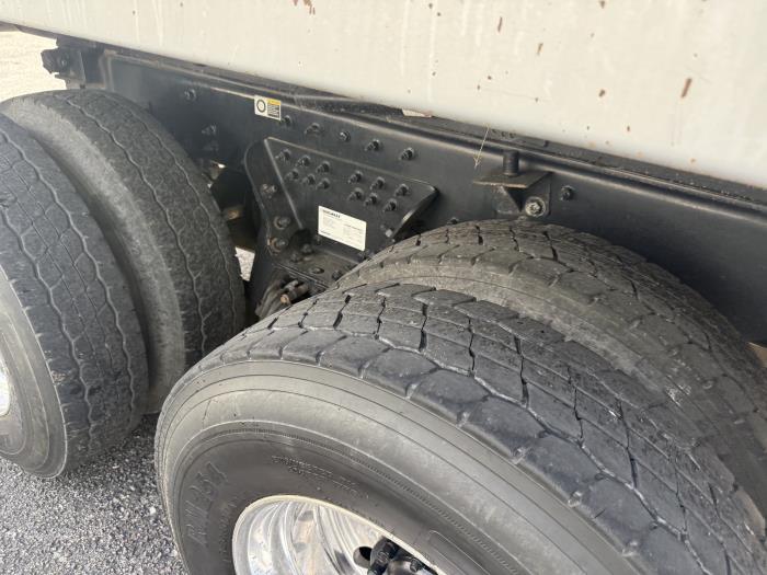 2018 Peterbilt 348-42