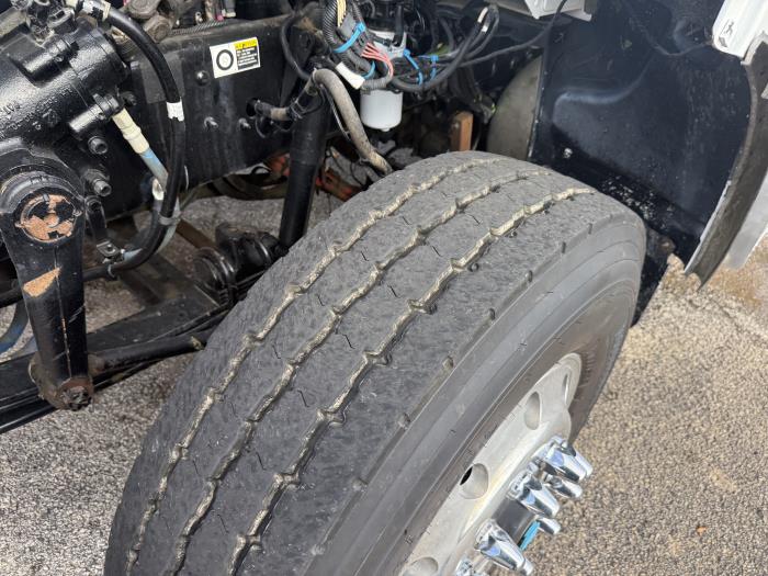 2018 Peterbilt 348-47