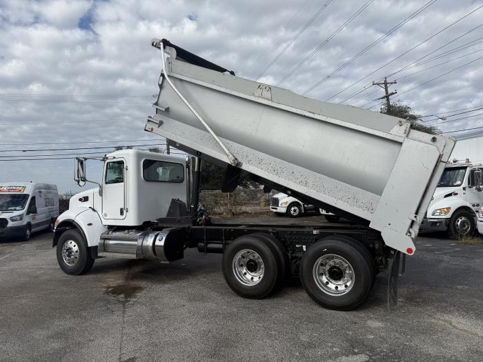 2018 Peterbilt 348-49