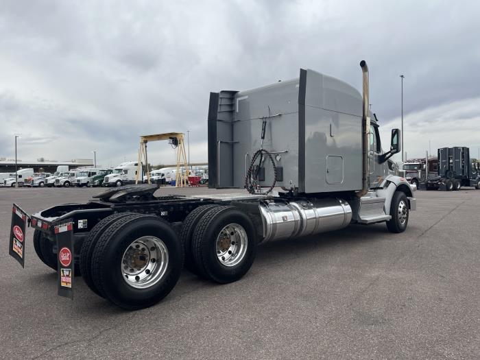 2021 Peterbilt 567-4