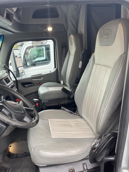 2021 Peterbilt 567-10