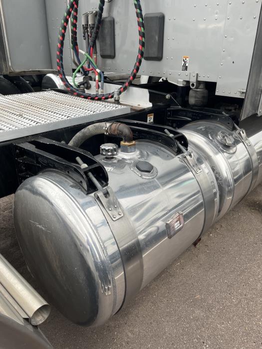 2021 Peterbilt 567-16