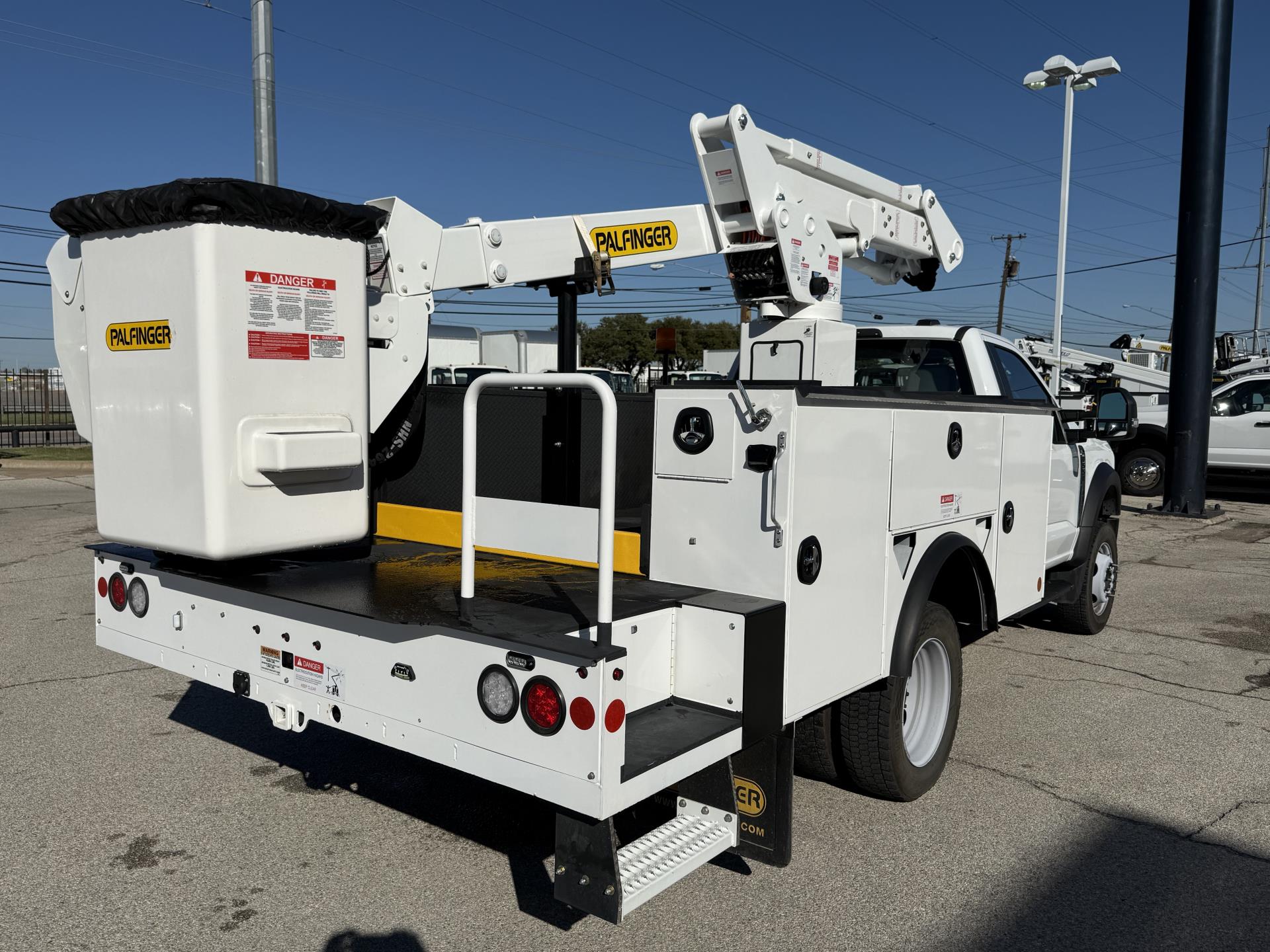 New 2024 Ford F-550 Regular Cab Bucket Truck for sale #1977598 - photo 5