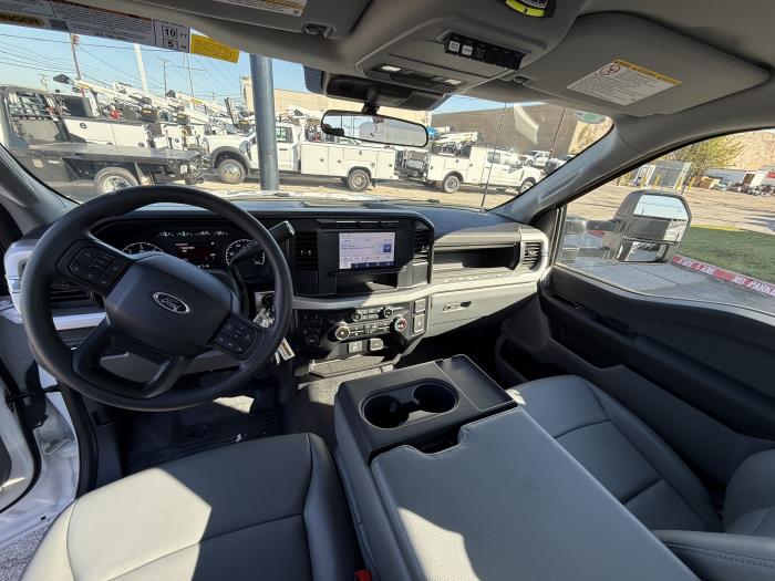 2024 Ford F-550-9