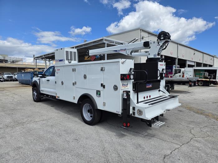 2025 Ford F-550-7
