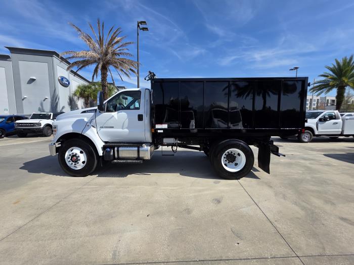 2026 Ford F-750-8