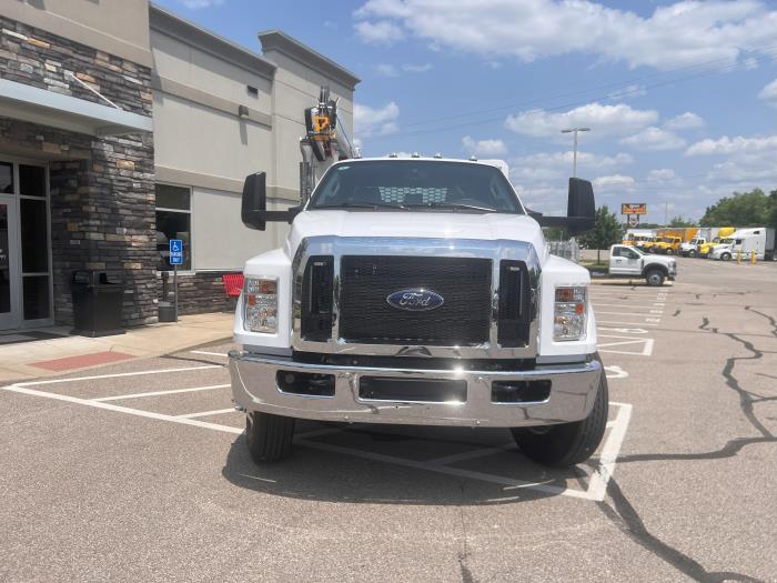 2026 Ford F-750 photo 3