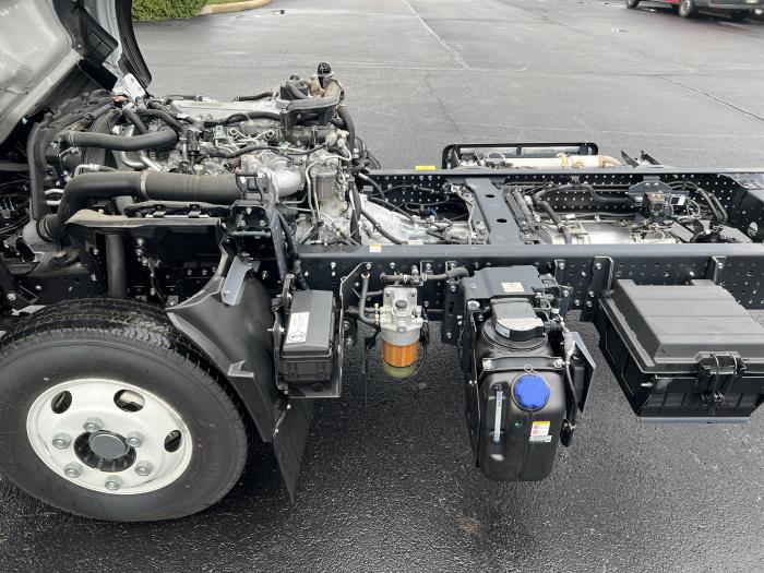 2025 Isuzu NPR-HD-14