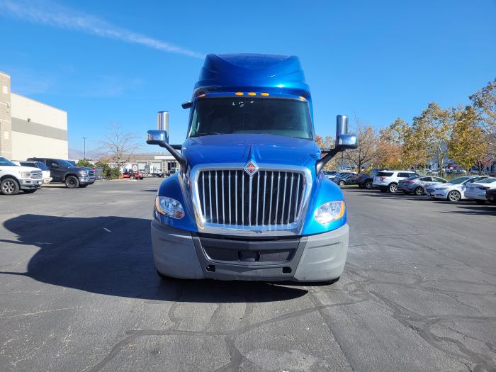 2022 International LT625 LT photo 3