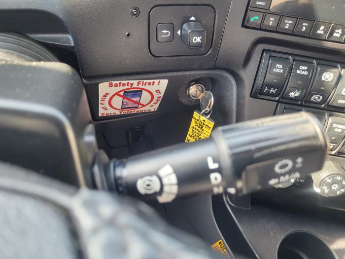 2022 International LT625-13