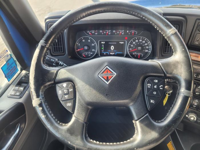 2022 International LT625-12