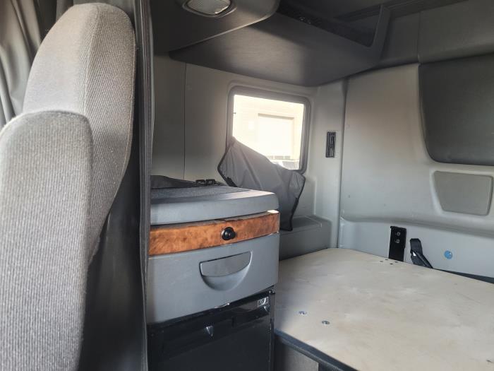 2022 International LT625-20