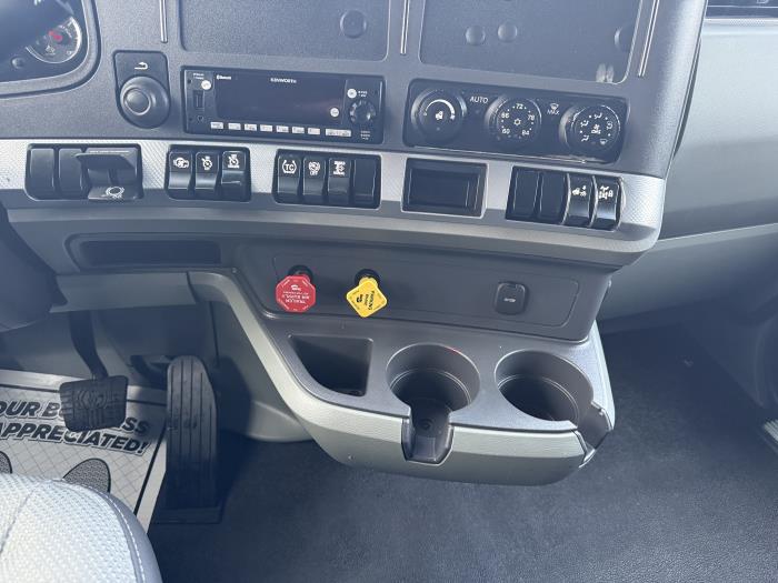 2022 Kenworth T680-8