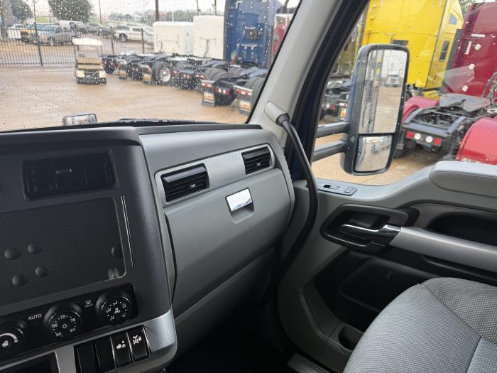 2022 Kenworth T680-10