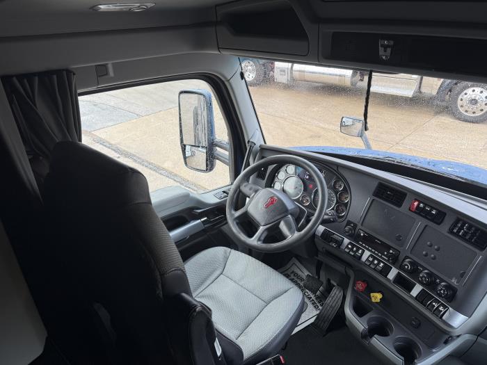 2022 Kenworth T680-17