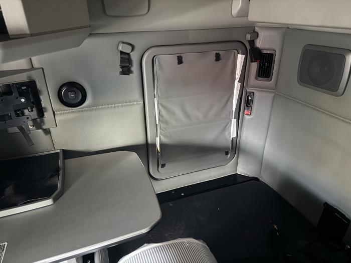 2022 Kenworth T680-23