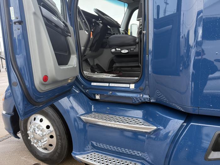 2022 Kenworth T680-35
