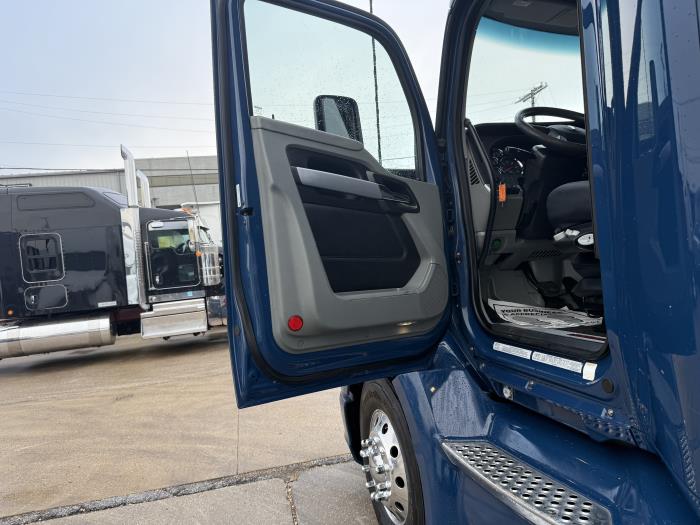 2022 Kenworth T680-36