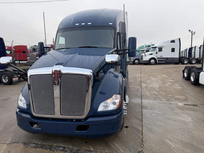 2022 Kenworth T680-40