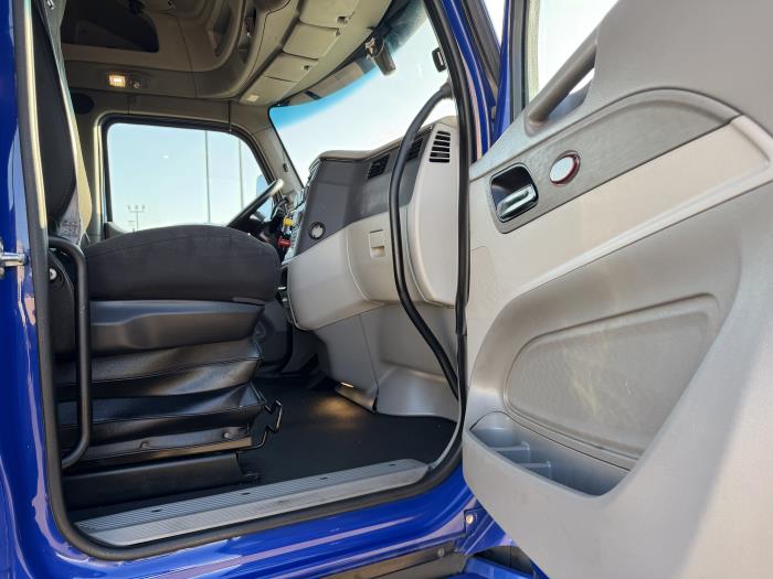 2022 Peterbilt 579-23