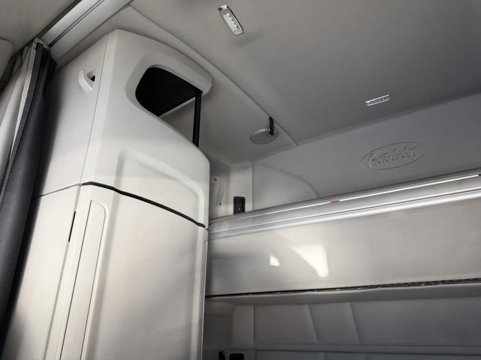 2022 Peterbilt 579-29