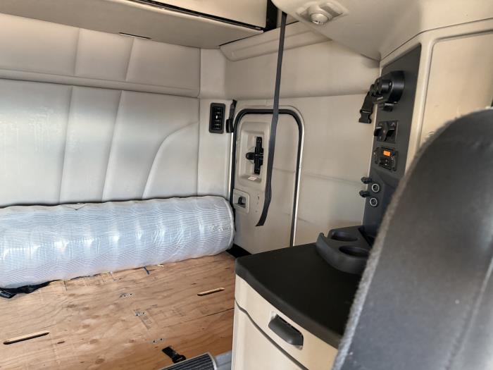 2022 Peterbilt 579-34