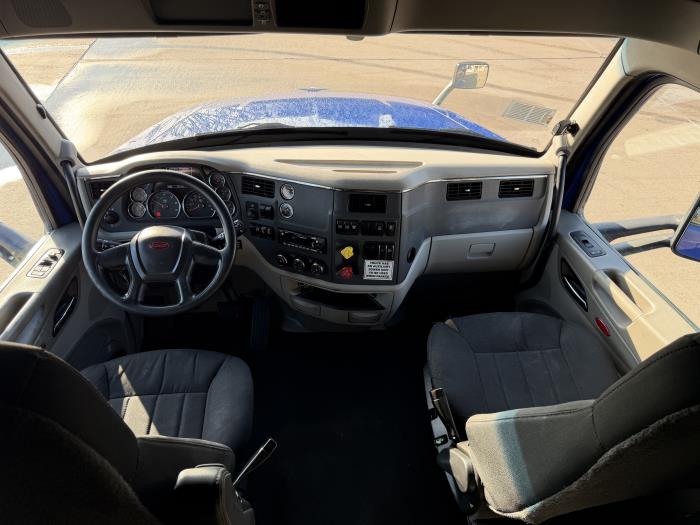 2022 Peterbilt 579-35