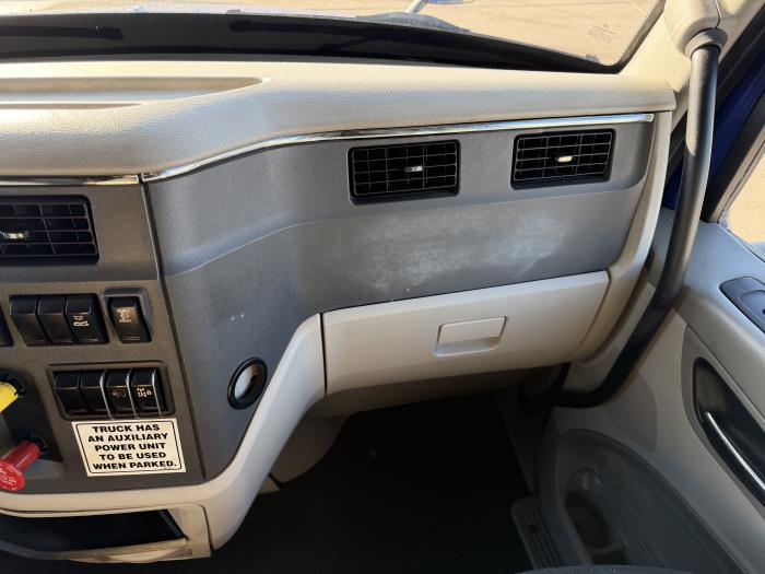 2022 Peterbilt 579-36