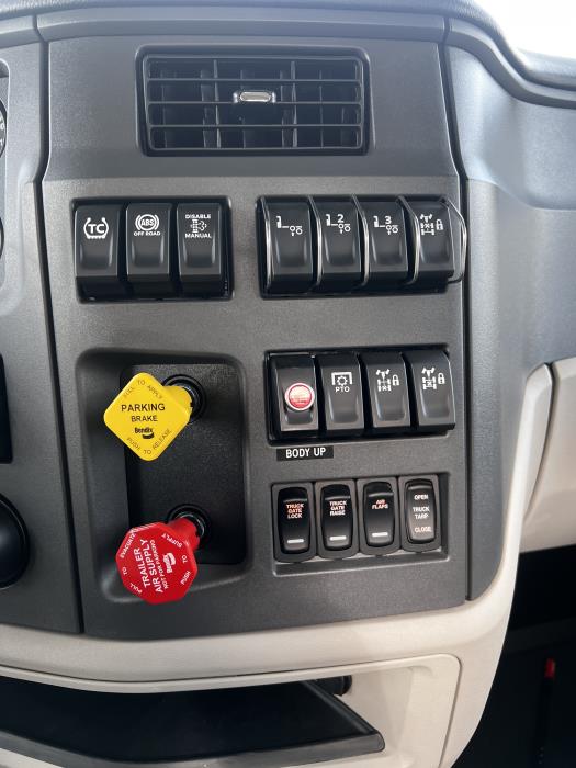 2026 Peterbilt 567-15