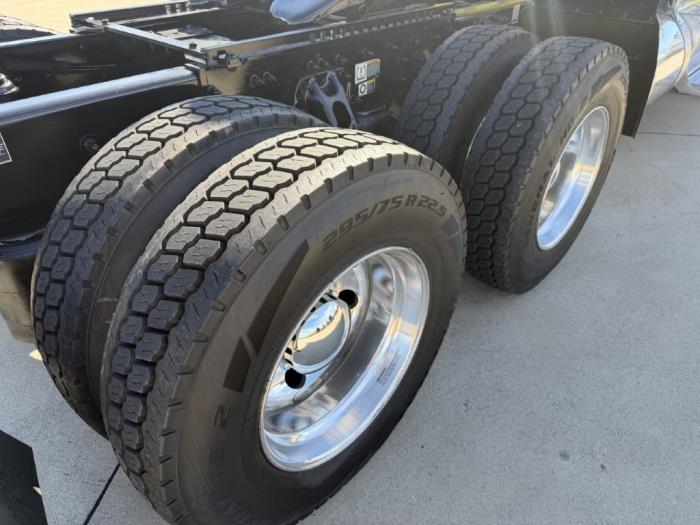 2021 Peterbilt 579-13