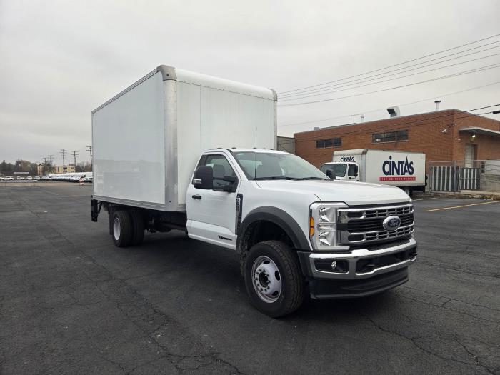 2024 Ford F-600-3