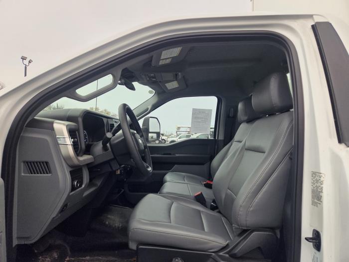 2024 Ford F-600-11