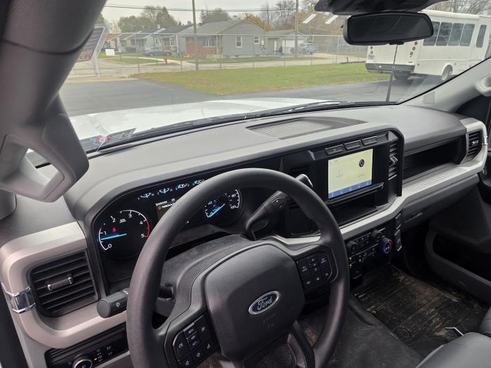 2024 Ford F-600-12