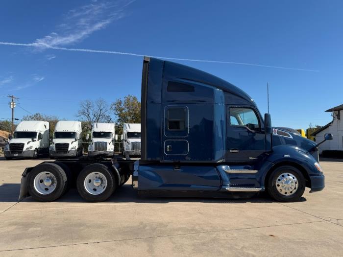 2022 Kenworth T680-4