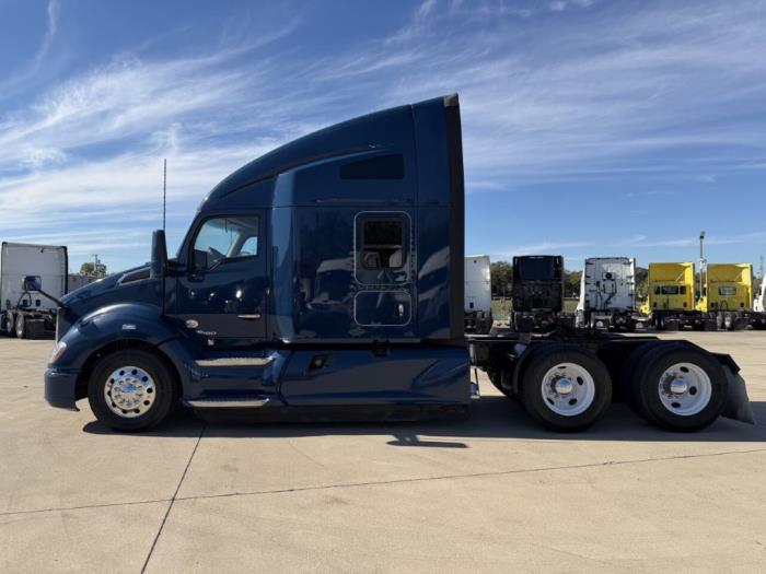 2022 Kenworth T680-8