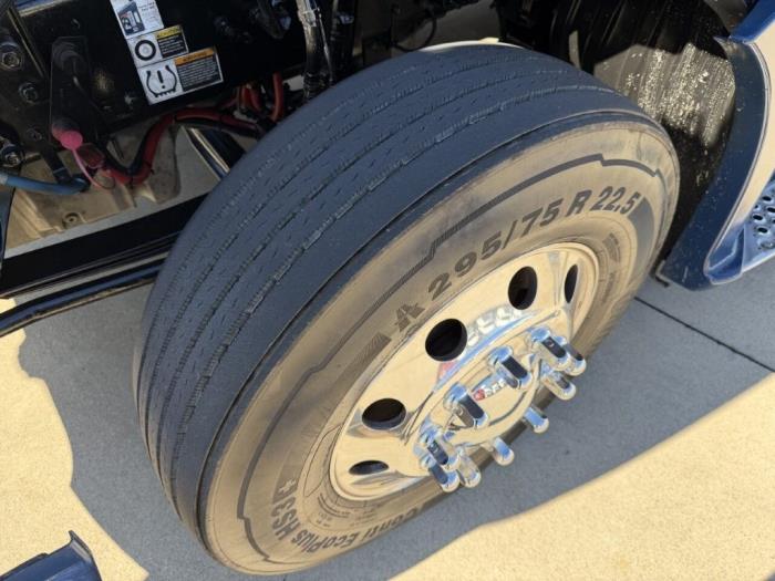 2022 Kenworth T680-9