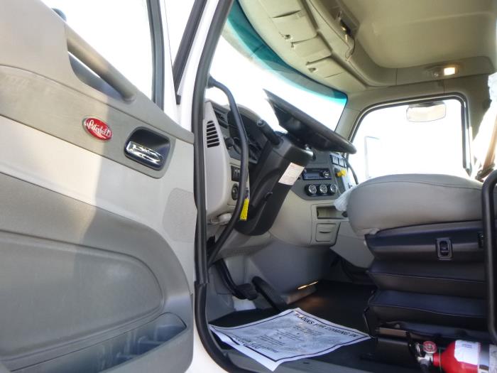 2018 Peterbilt 567-9