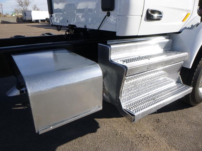 2018 Peterbilt 567-21