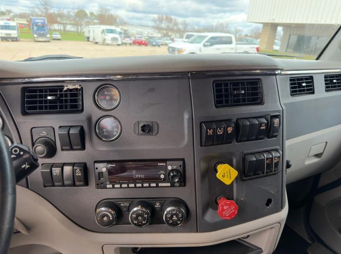 2022 Peterbilt 579-11