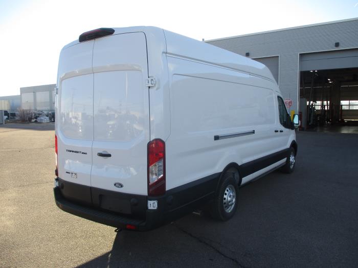 2026 Ford Transit-350-5