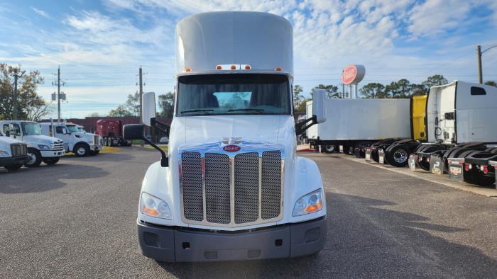 2020 Peterbilt 579-8